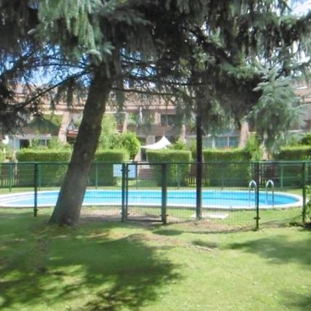 Alojamientos Castellana Jardin 1 Y 2 Parking Y Piscina Gratis!! Burgos Exterior photo